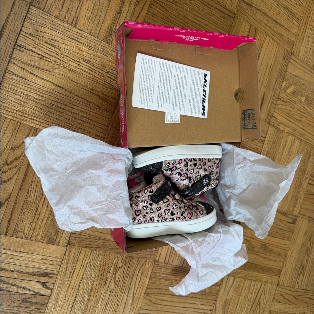 Skechers Twinkle Toes Glitter Sneakers - Picture 14 of 16